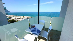 M413 - Marcelli, quadrilocale fronte mare con vista e spiaggia privata
